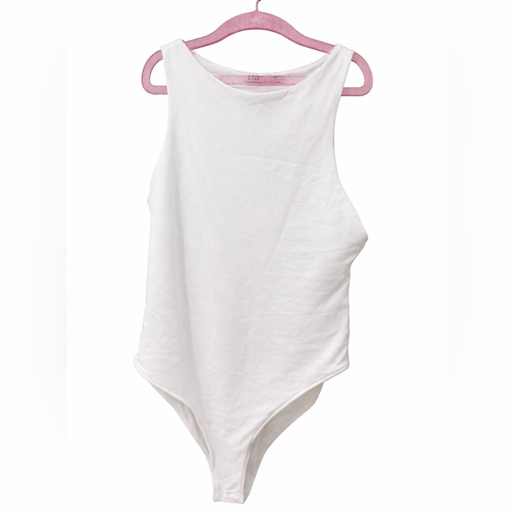 Zara White Sleeveless Scoop Neck Bodysuit
